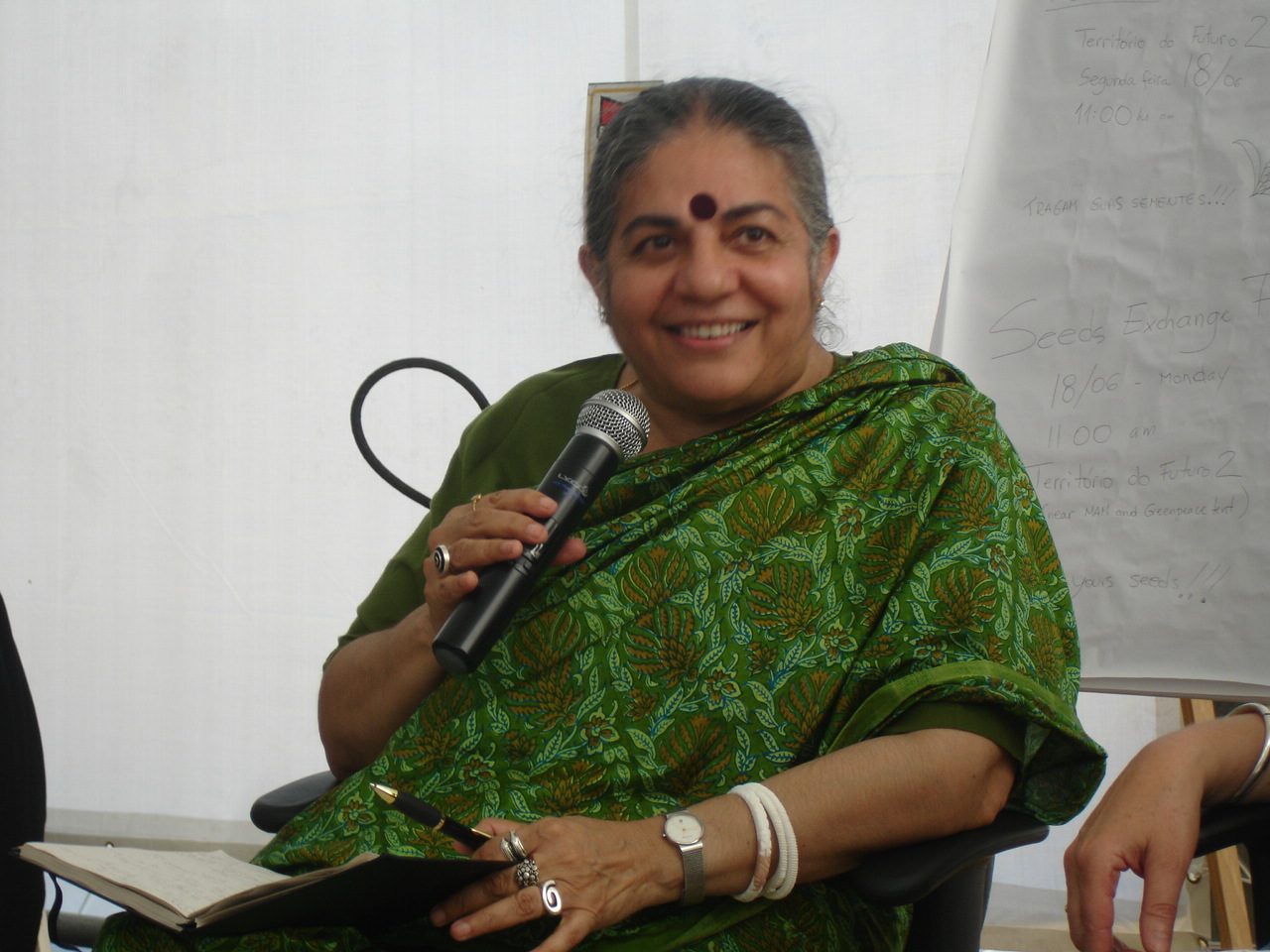 Vandana Shiva na Cúpula dos Povos em evento organizado pela Articulação Nacional de Agroecologia