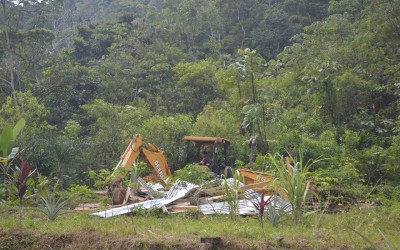 Exploração de cobre provoca violenta expulsão de comunidades indígenas no Equador